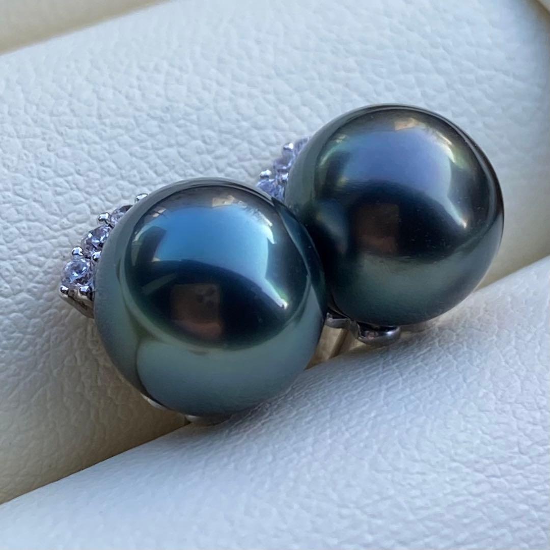 本真珠　南洋黒蝶真珠タヒチパール直結タイプピアス　8.8mmグリーンP1189
