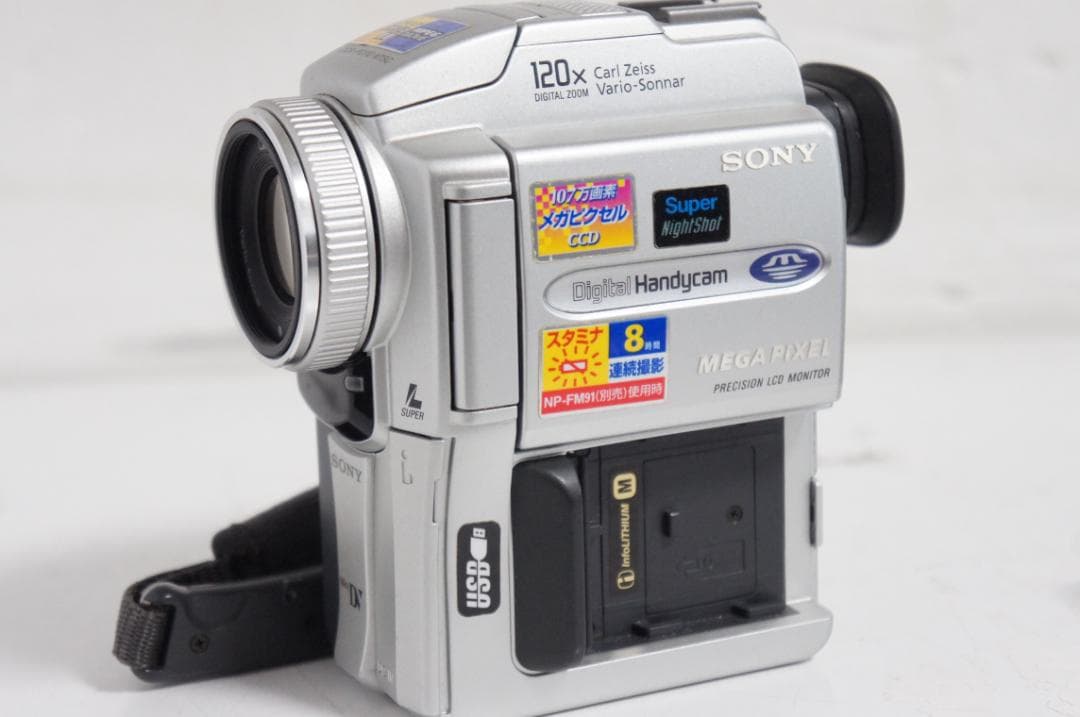 動作美品★DCR-PC110 SONY MiniDVビデオカメラ 0128