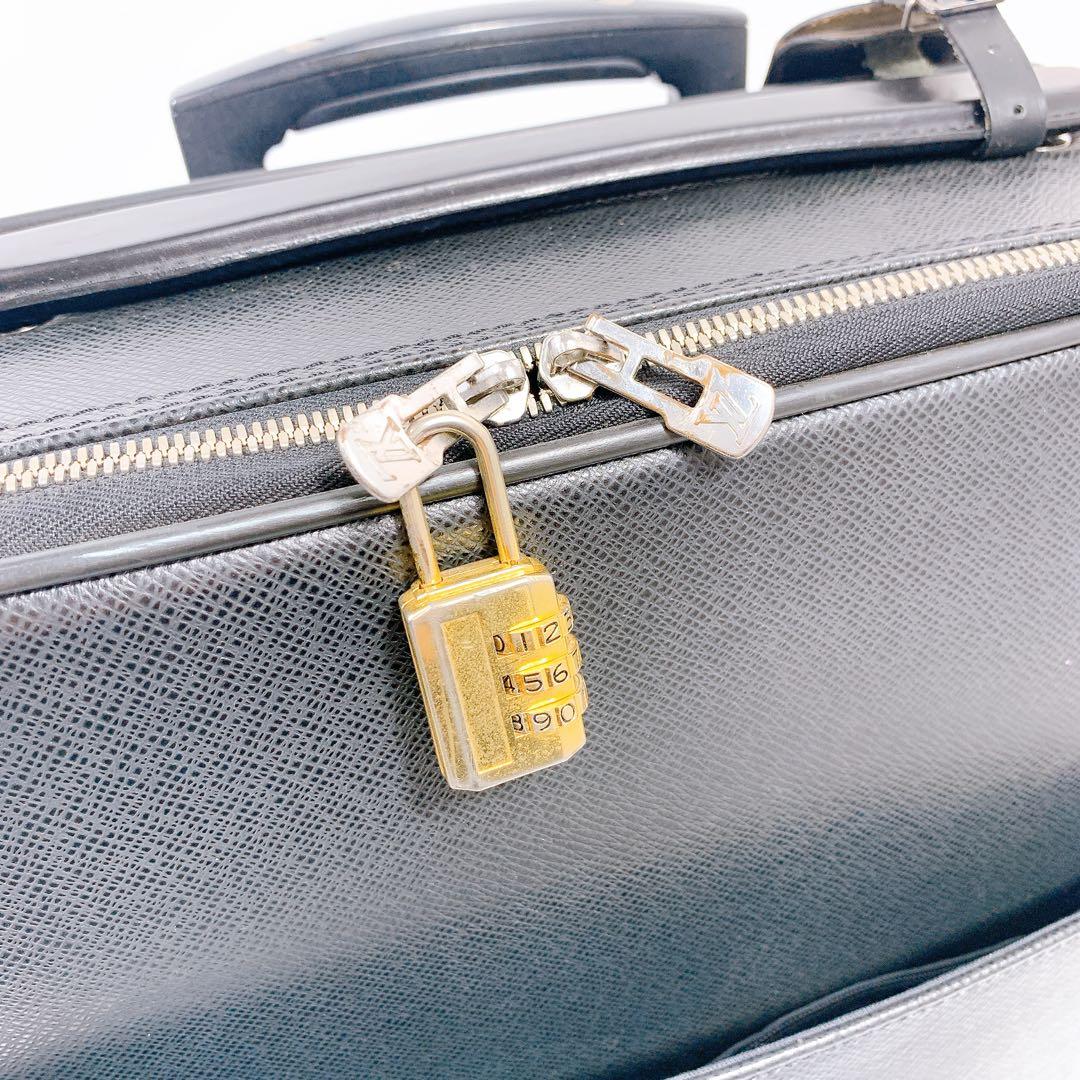 ルイヴィトン キャリーケース