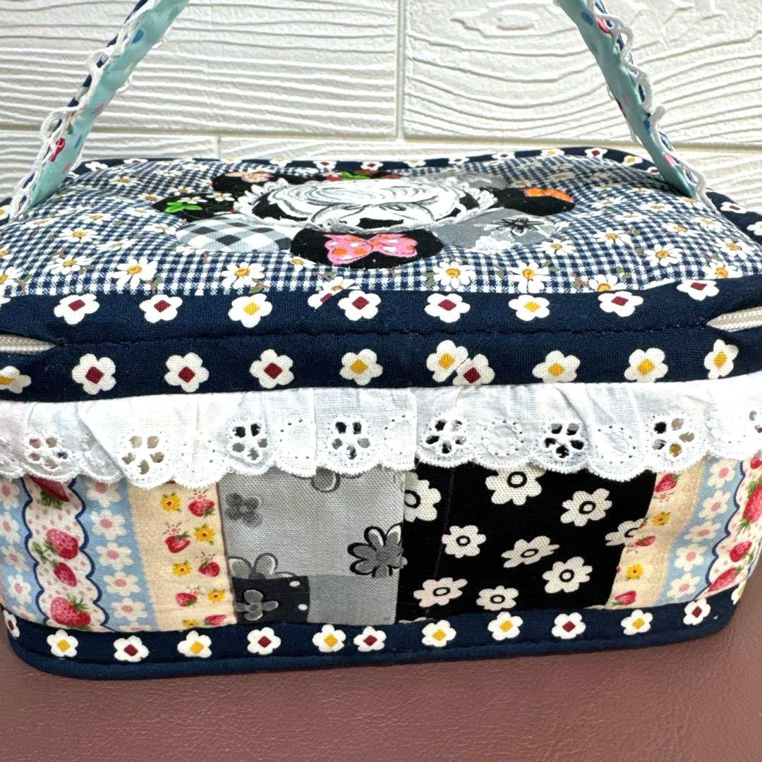 ウサギ様・バニティーポーチ