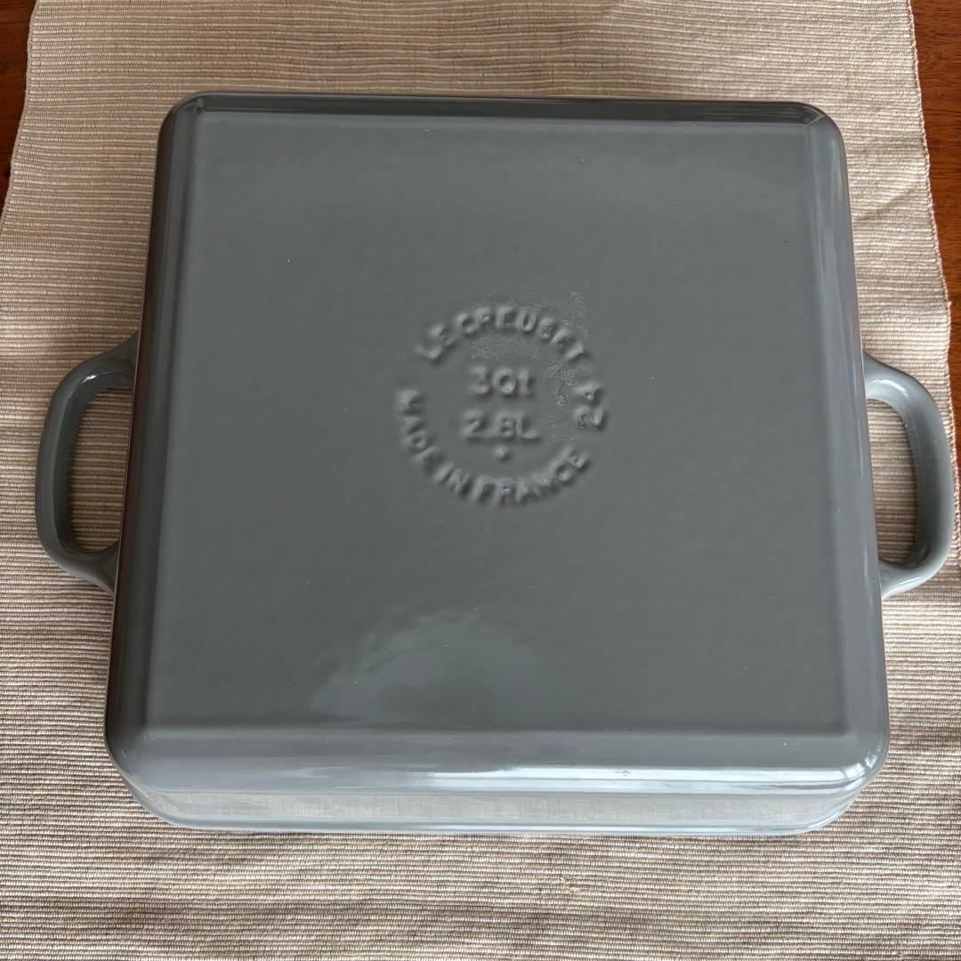 LE CREUSET シグニチャーココット スクエア ミストグレー
