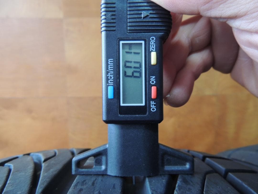 A25　215/45R17　ダンロップ　DZ101　2本　トレッド面に小傷有り