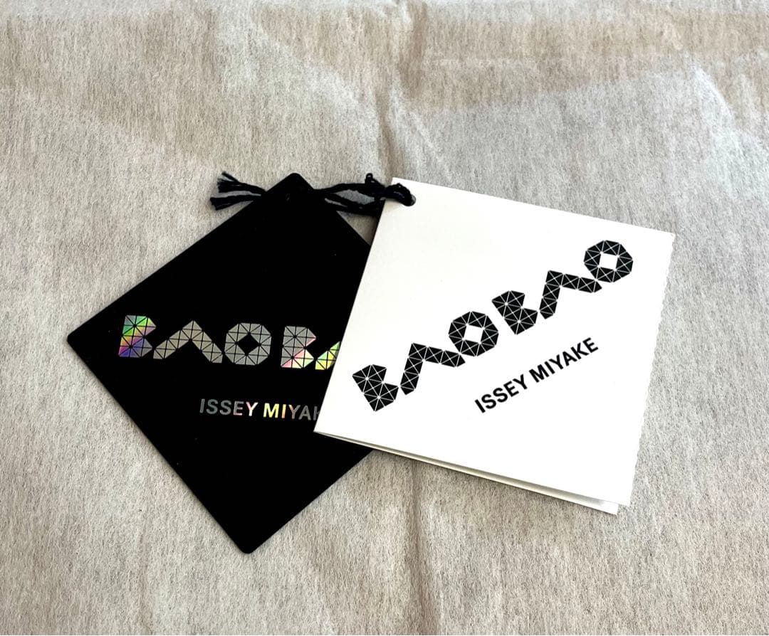 バオバオ 新品 イッセイミヤケ ミニキューブチャームボックスキューブボックス