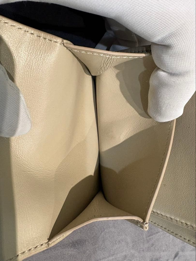 セリーヌ スモール ストラップウォレット エッセンシャル