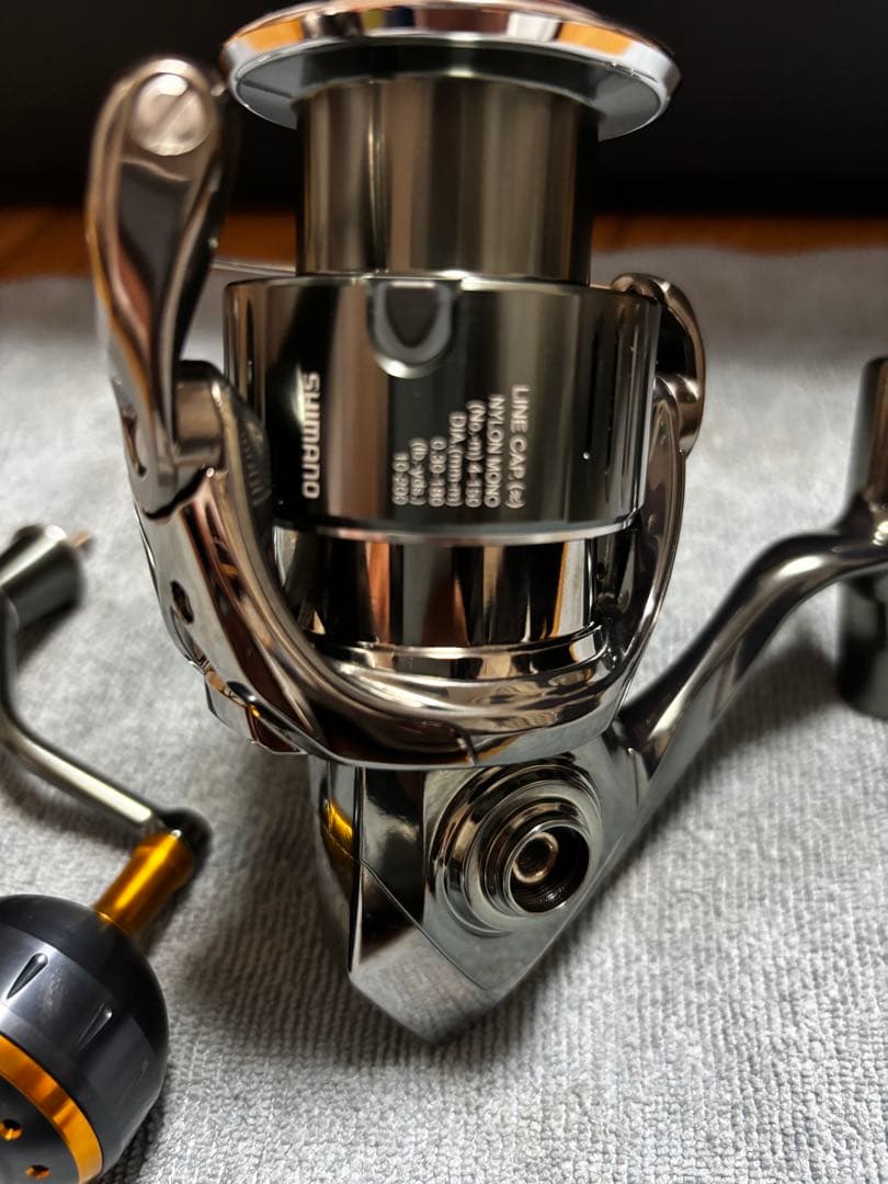 現行シマノ22ステラ4000xgほぼ新品