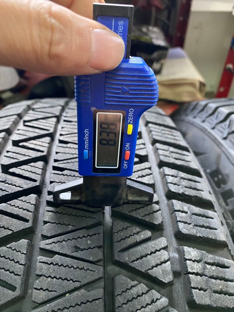 BRIDGESTONE DMV3 225 65 17 スタッドレス　ハリアー等