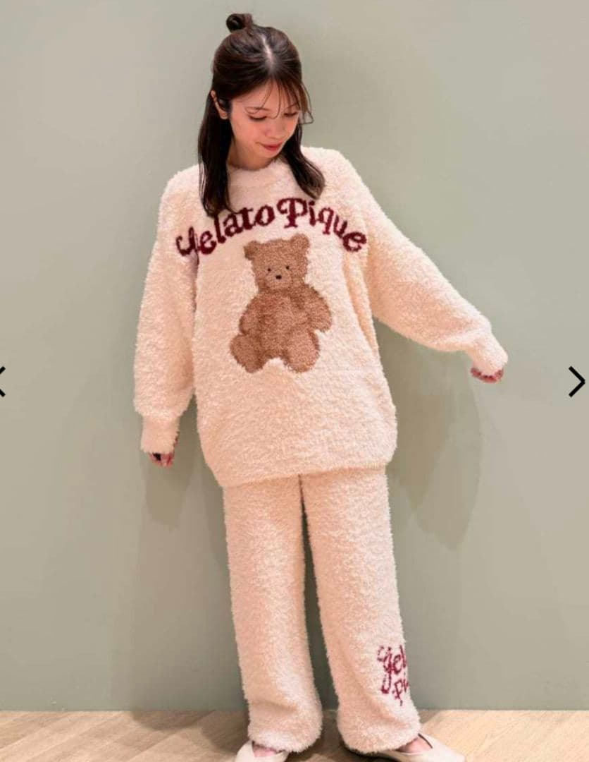 完売　ジェラートスノーベアジャガードプルオーバー＆ロングパンツ HOLIDAY