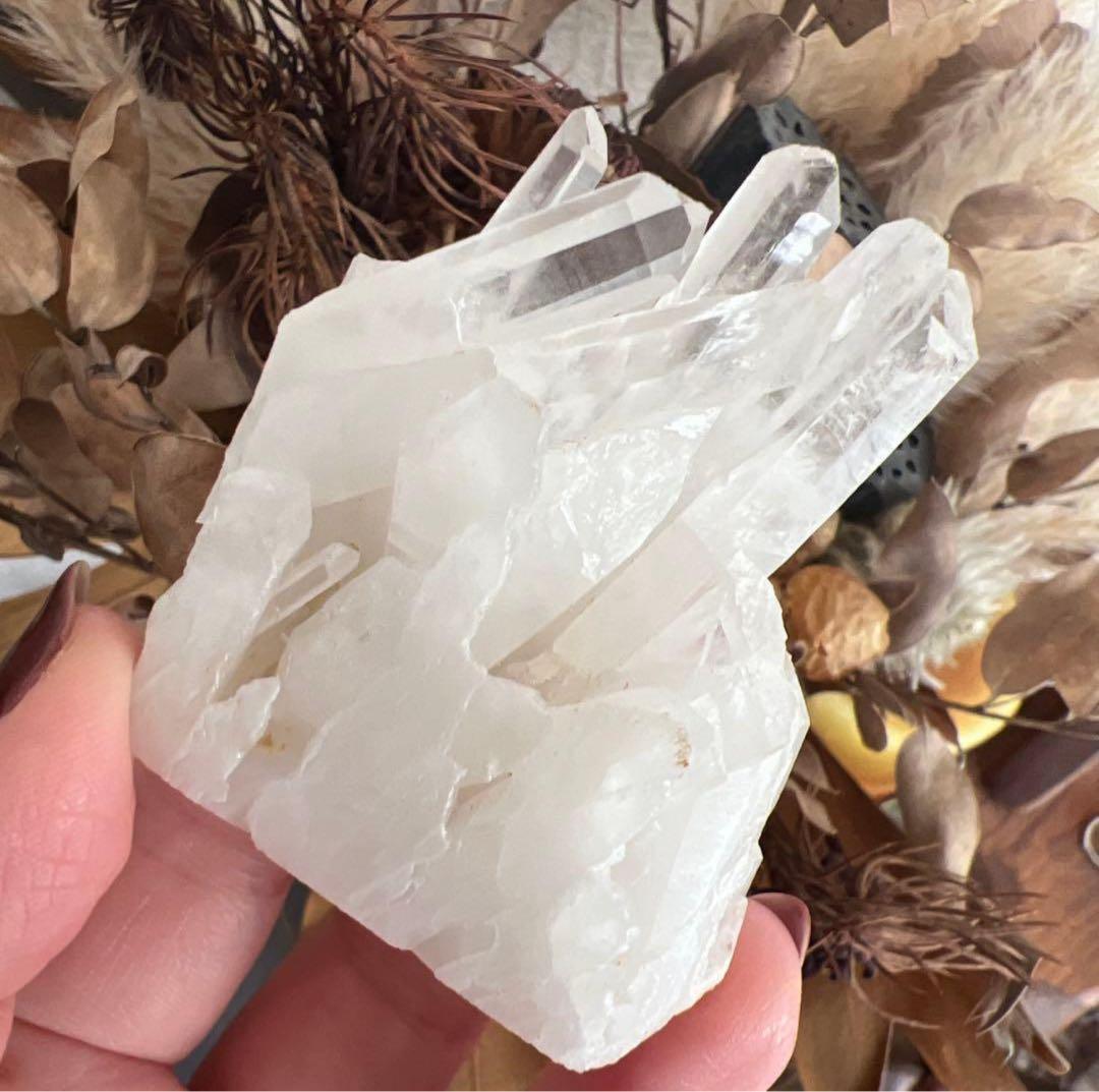 持つ方を選ぶ石♥神秘レムリアンシードクォーツ…☪︎*。꙳ 更に龍神様が潜む虹入り♥