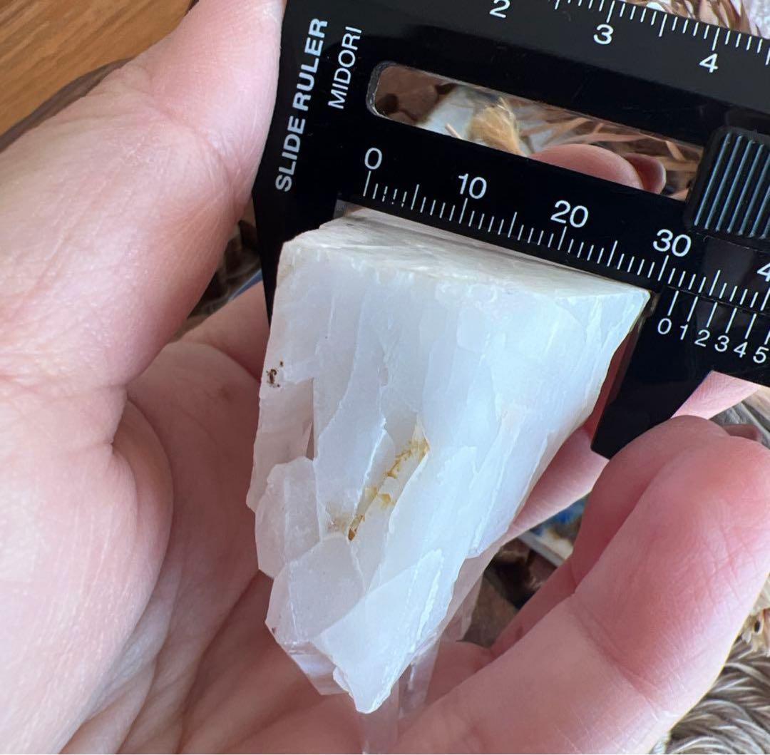 持つ方を選ぶ石♥神秘レムリアンシードクォーツ…☪︎*。꙳ 更に龍神様が潜む虹入り♥