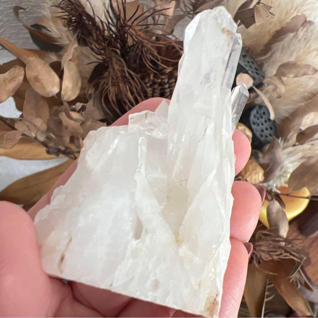 持つ方を選ぶ石♥神秘レムリアンシードクォーツ…☪︎*。꙳ 更に龍神様が潜む虹入り♥