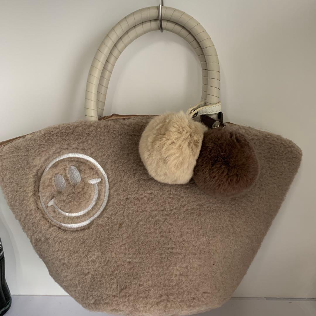 サロンドアルファードのファーバック チャム付き