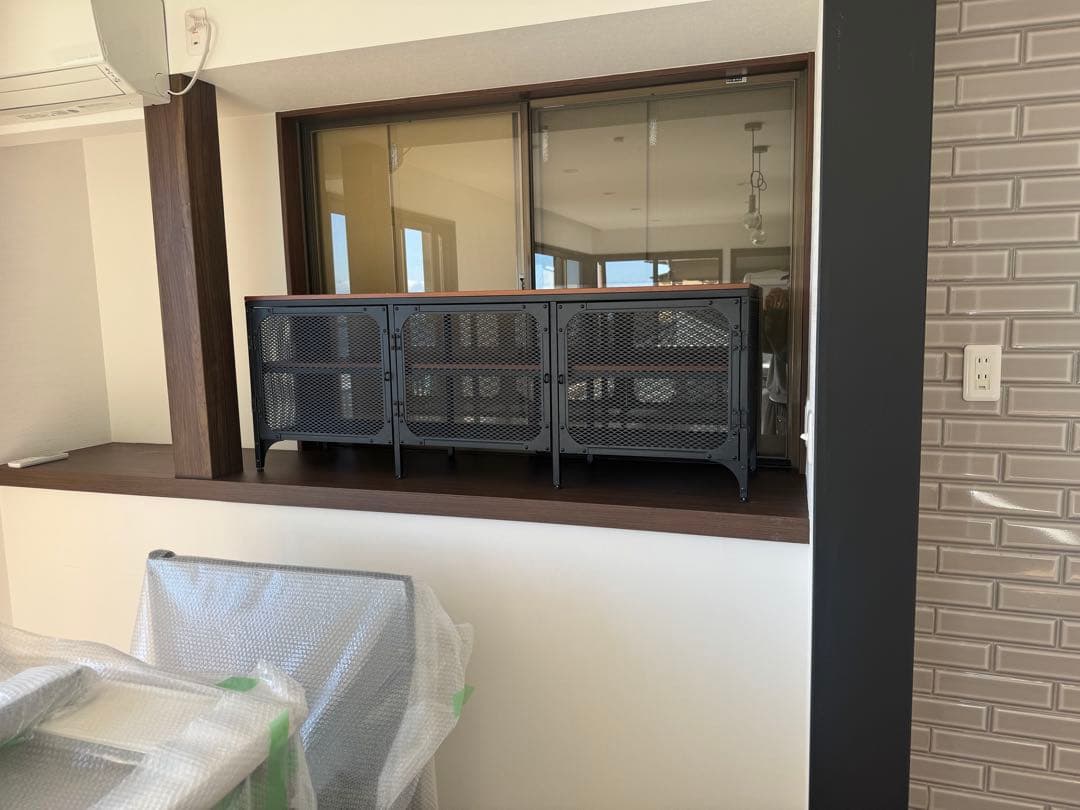 IKEA テレビ台 フィエルボ FJÄLLBO アイアン製ボードインダストリアル