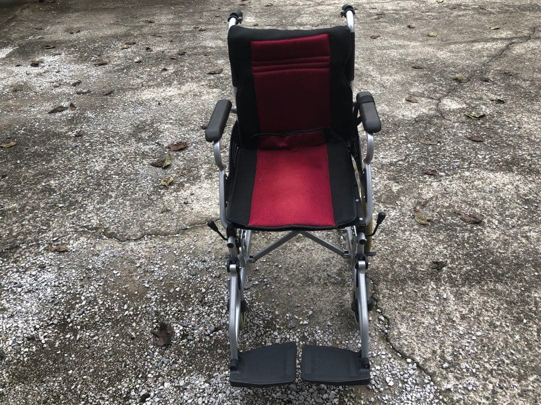 ケアテックジャパン　車椅子　自走用　軽量　エンジ系　綺麗　埼玉幸手市引取か発送可