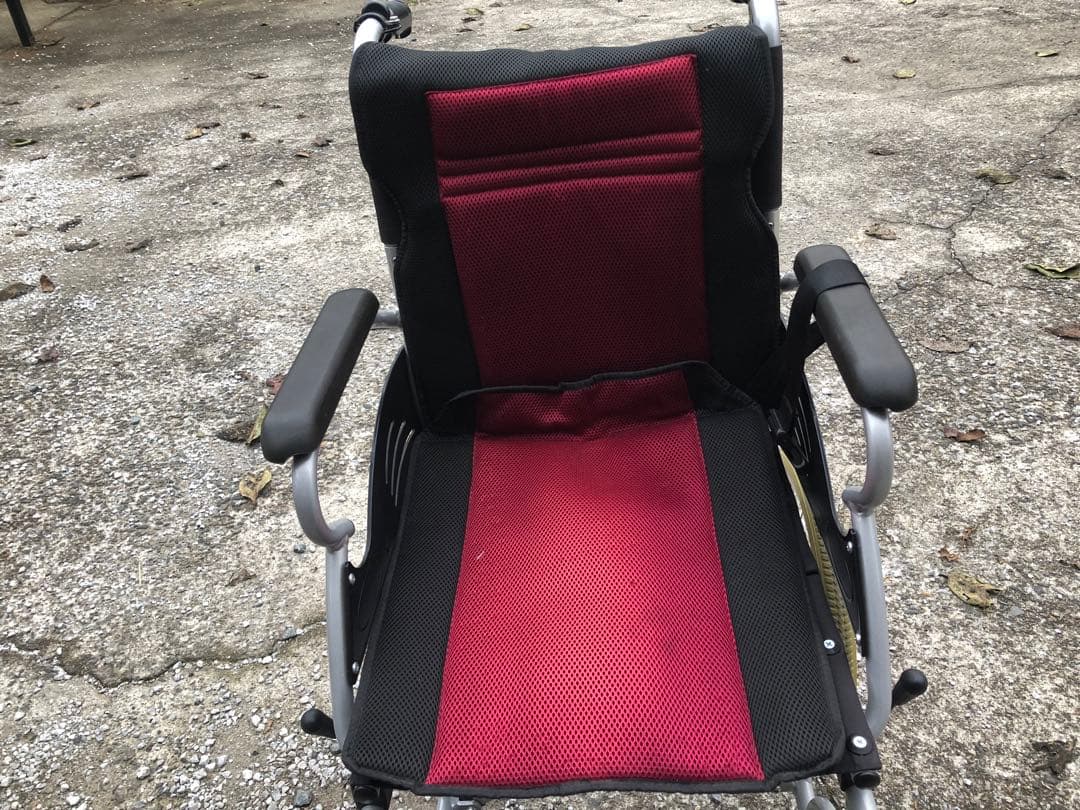 ケアテックジャパン　車椅子　自走用　軽量　エンジ系　綺麗　埼玉幸手市引取か発送可