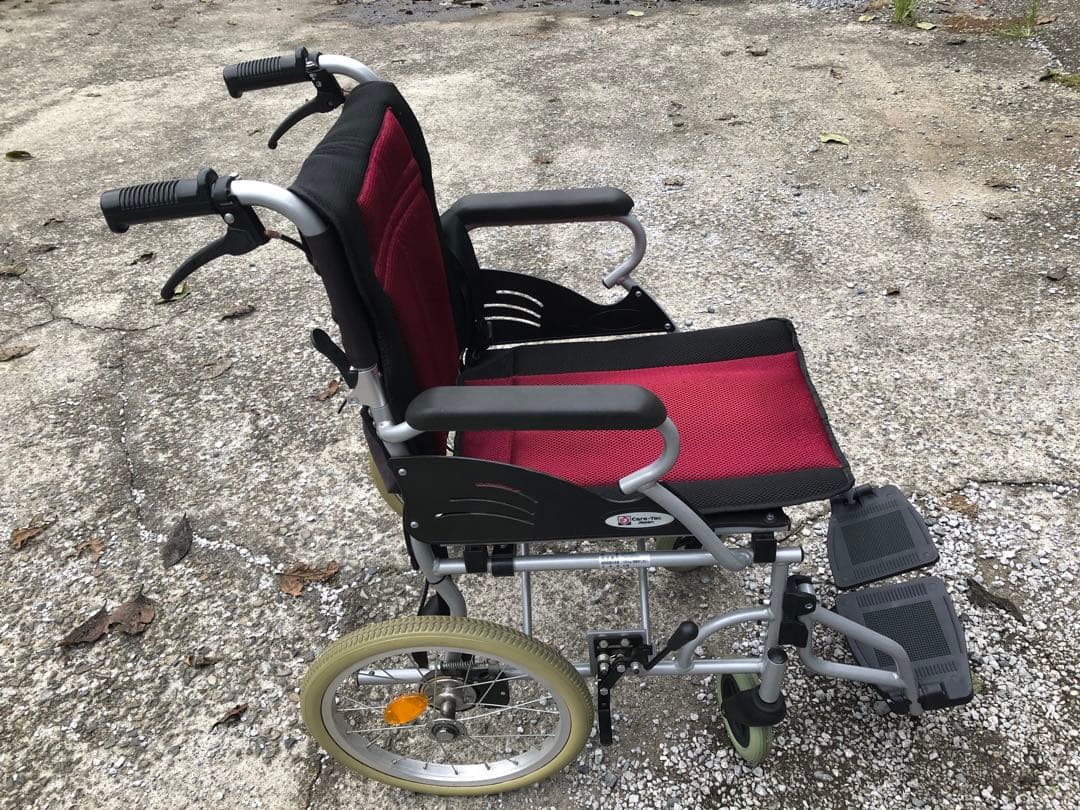 ケアテックジャパン　車椅子　自走用　軽量　エンジ系　綺麗　埼玉幸手市引取か発送可