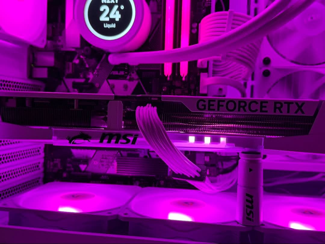 【使用少】RTX5070Ti グラフィックボード 中古美品 即発送