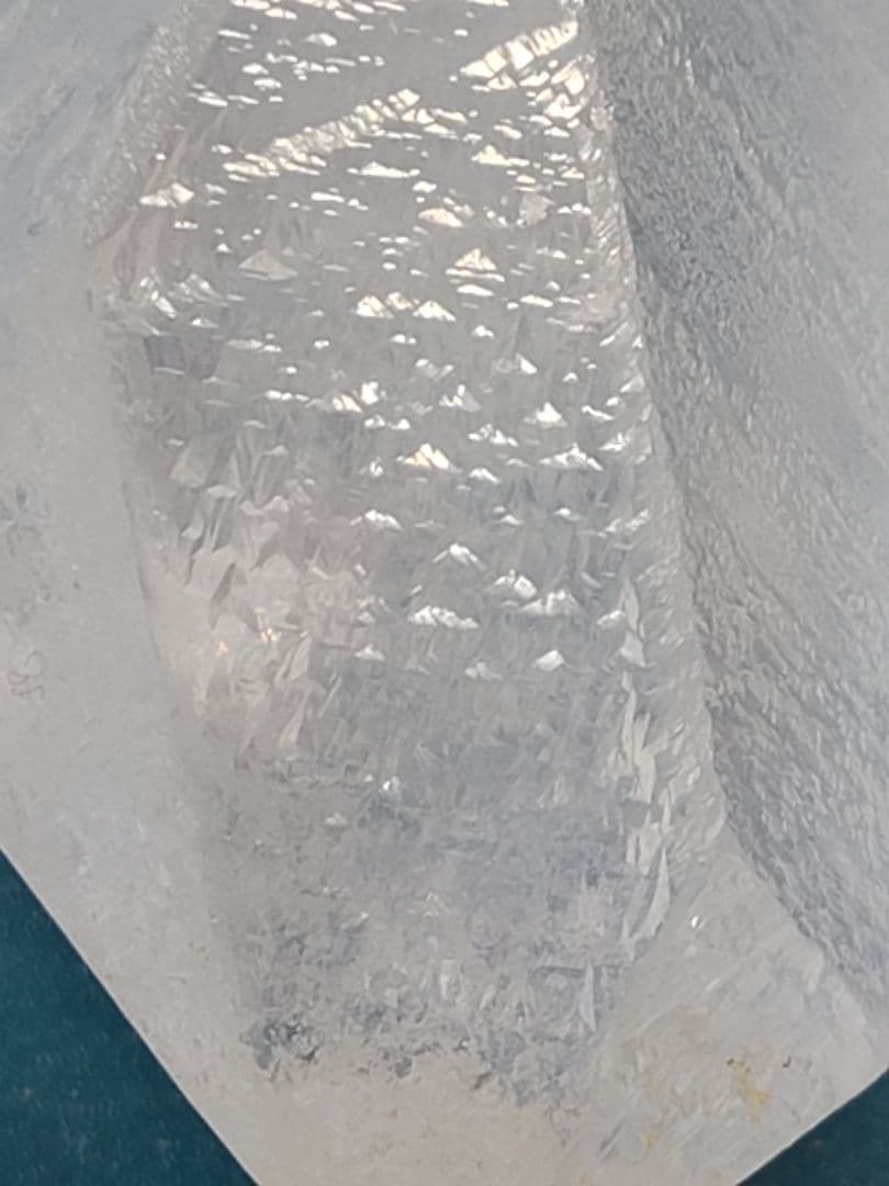 トライゴーニック　水晶