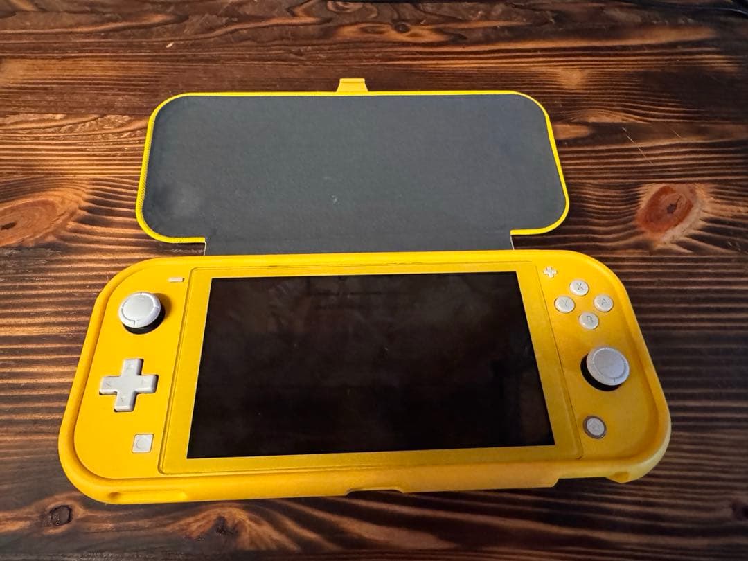 【ジャンク】Nintendo Switch Lite イエロー ケース付き