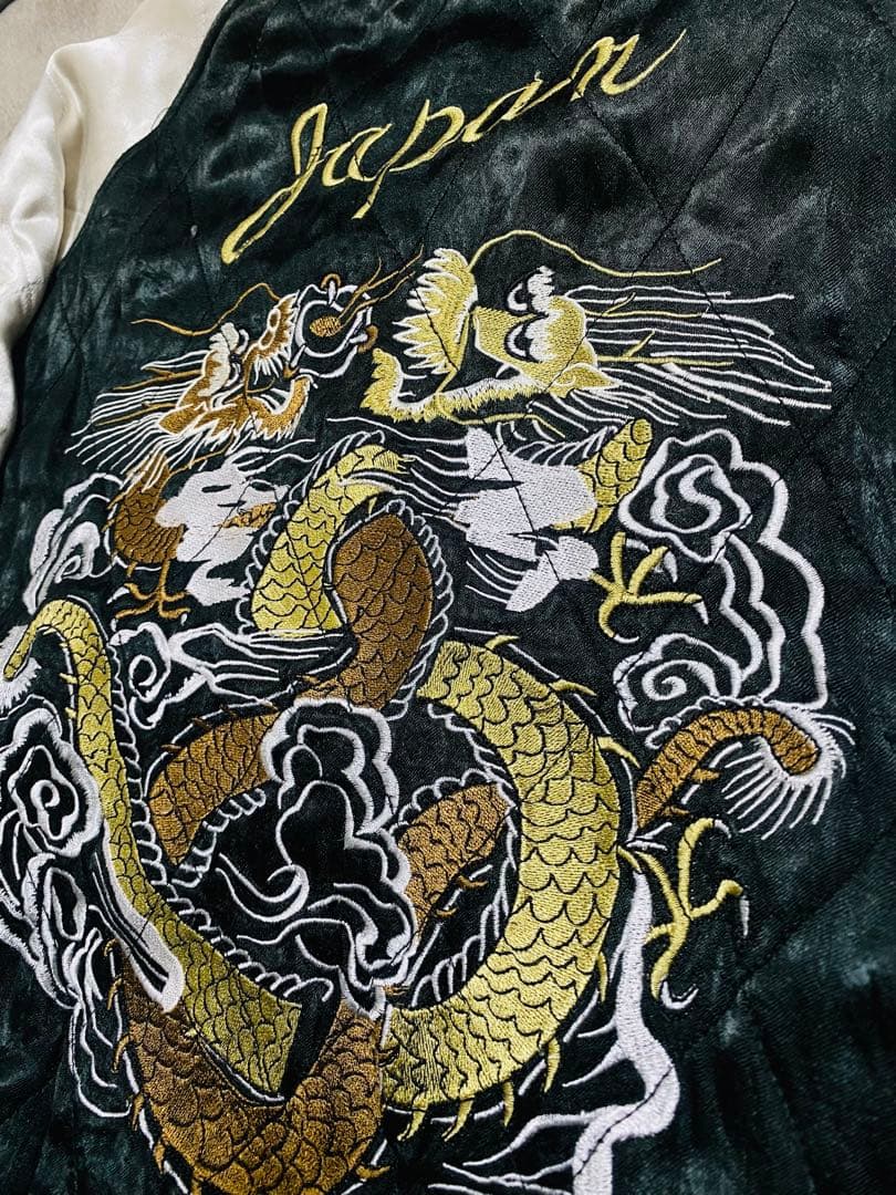 Embroidered 日本 スカジャン限定版 龍　サテン 100%silk