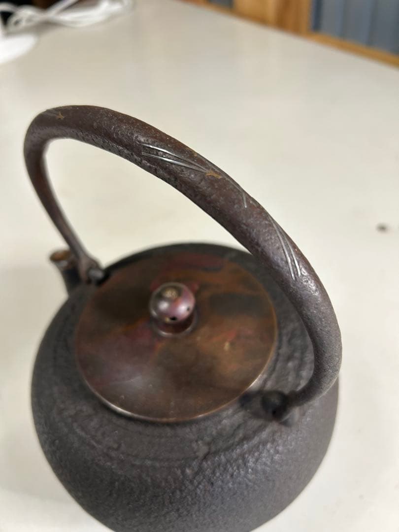 に*く様 鋳鉄製黒丸型鉄瓶　急須