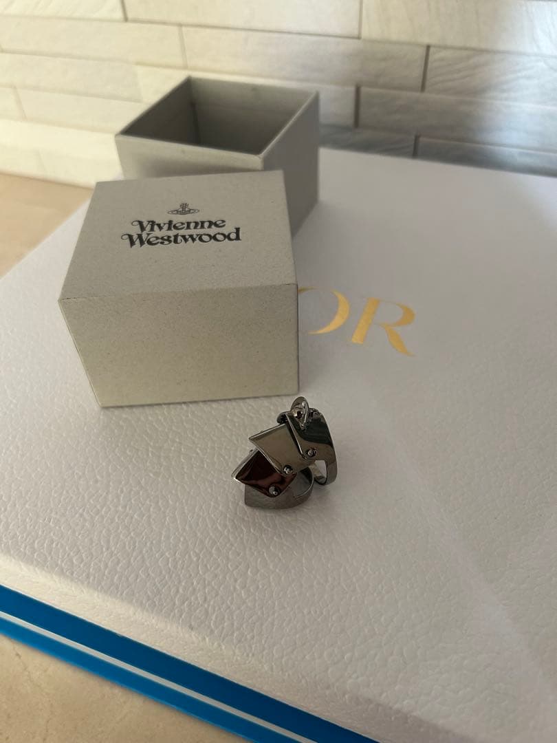 美品　ヴィヴィアンウエストウッド アーマーリング Ｌサイズ