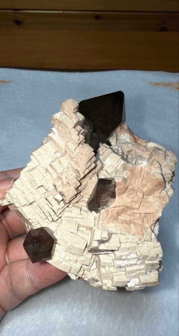 マスタークリスタル 完全天然物 山東省産モリオン ピンクカリ長石 造形美 原石