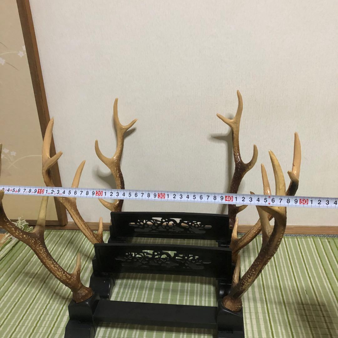 刀台　台座　飾り台　鹿角　レプリカ　プラスチック製　刀立て　刀置き　模造刀置き