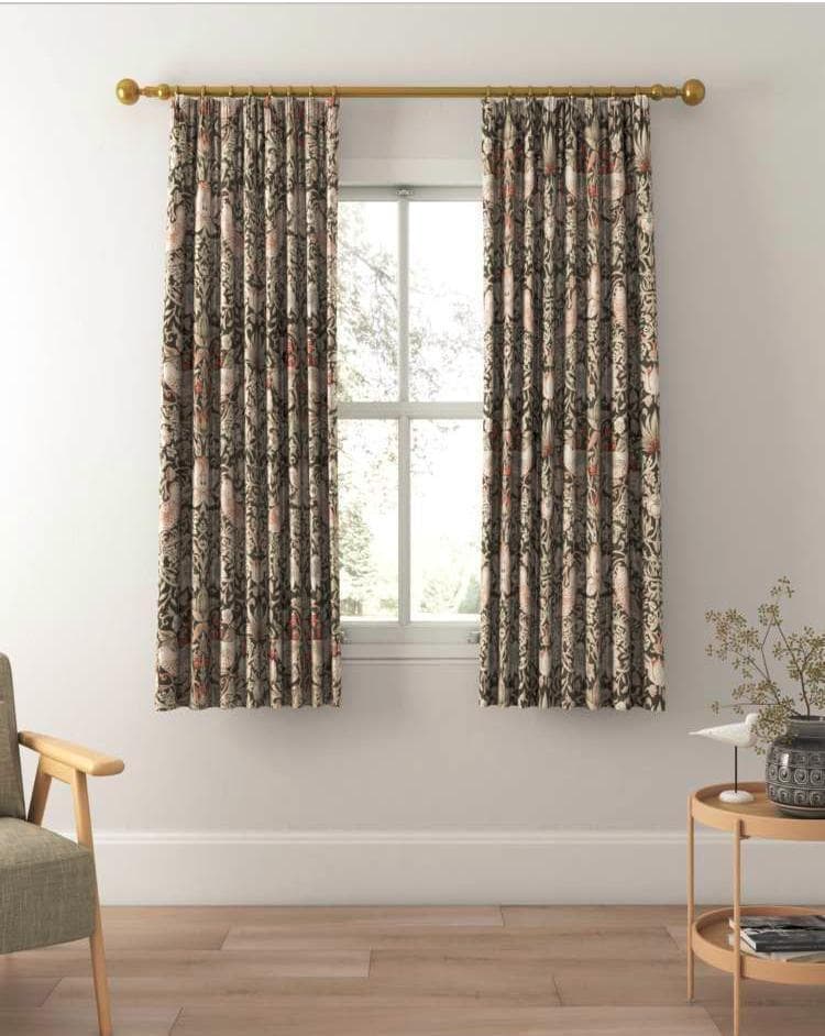 英国 ウィリアム モリス イチゴ泥棒　カーテン　既製品 ストロベリー シーフ