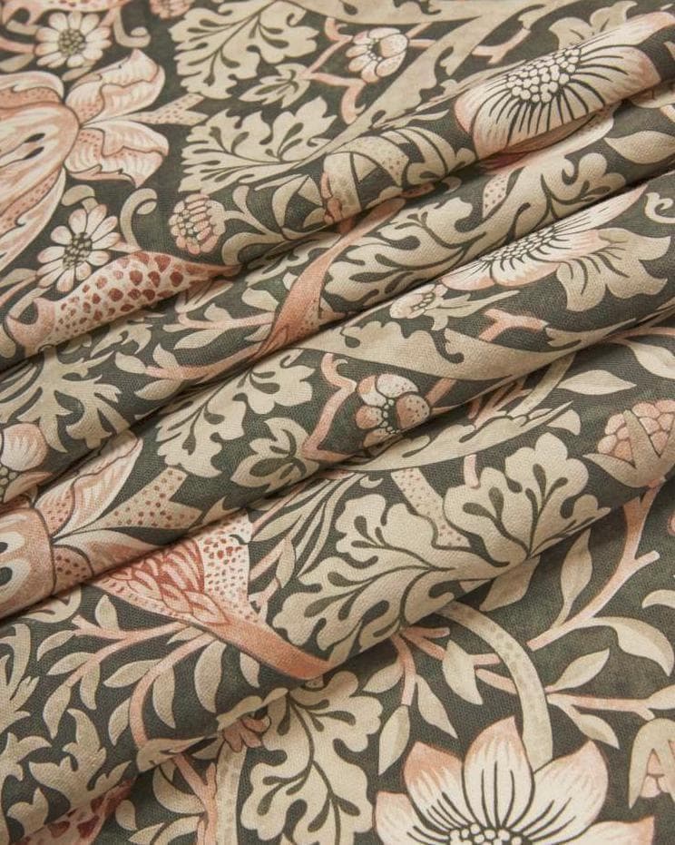 英国 ウィリアム モリス イチゴ泥棒　カーテン　既製品 ストロベリー シーフ