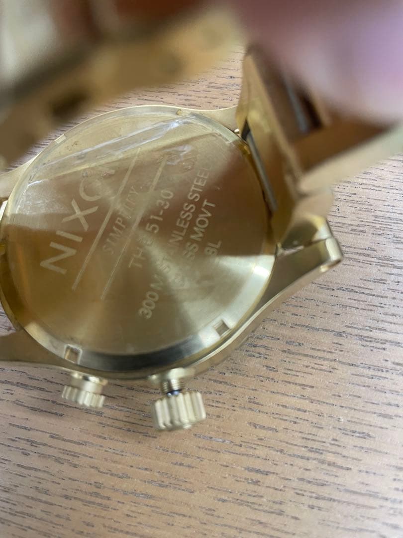 電池新品⭐︎定価5万未使用品NIXON 51-30 ゴールド 時計