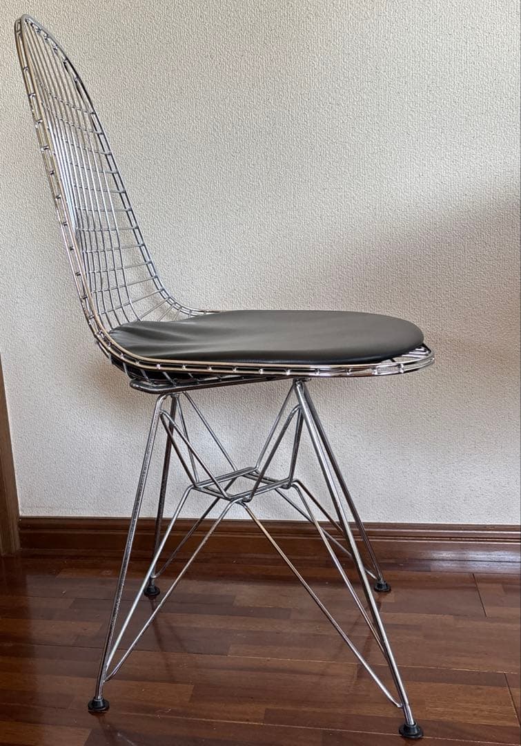 シェルチェア DKR ワイヤーチェア シートパッド付ブラック　ミッドセンチュリー