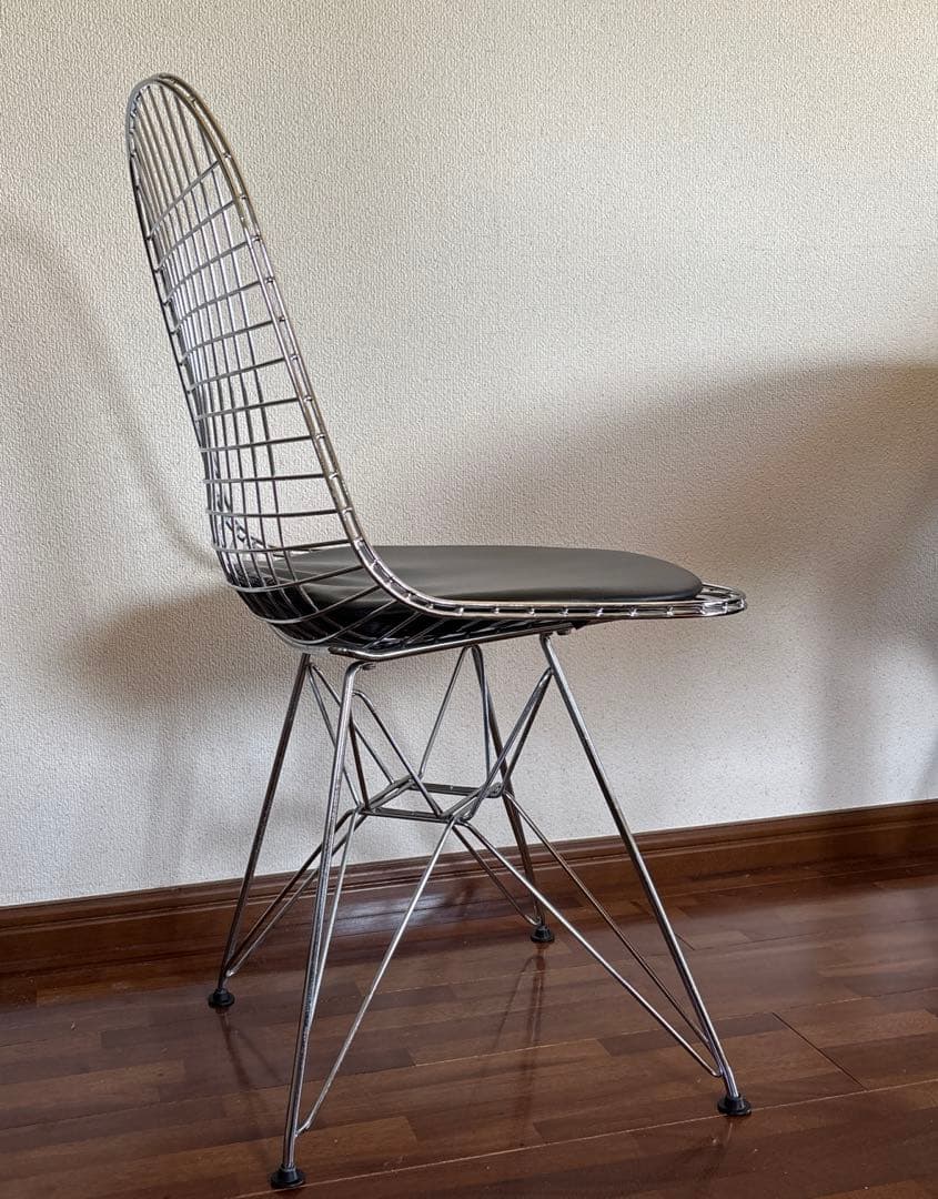 シェルチェア DKR ワイヤーチェア シートパッド付ブラック　ミッドセンチュリー