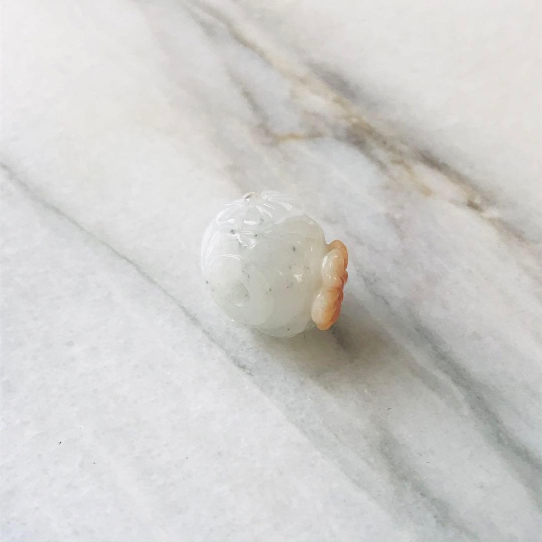 [P229-008］翡翠　ペンダントトップ　ミャンマー産　カービング