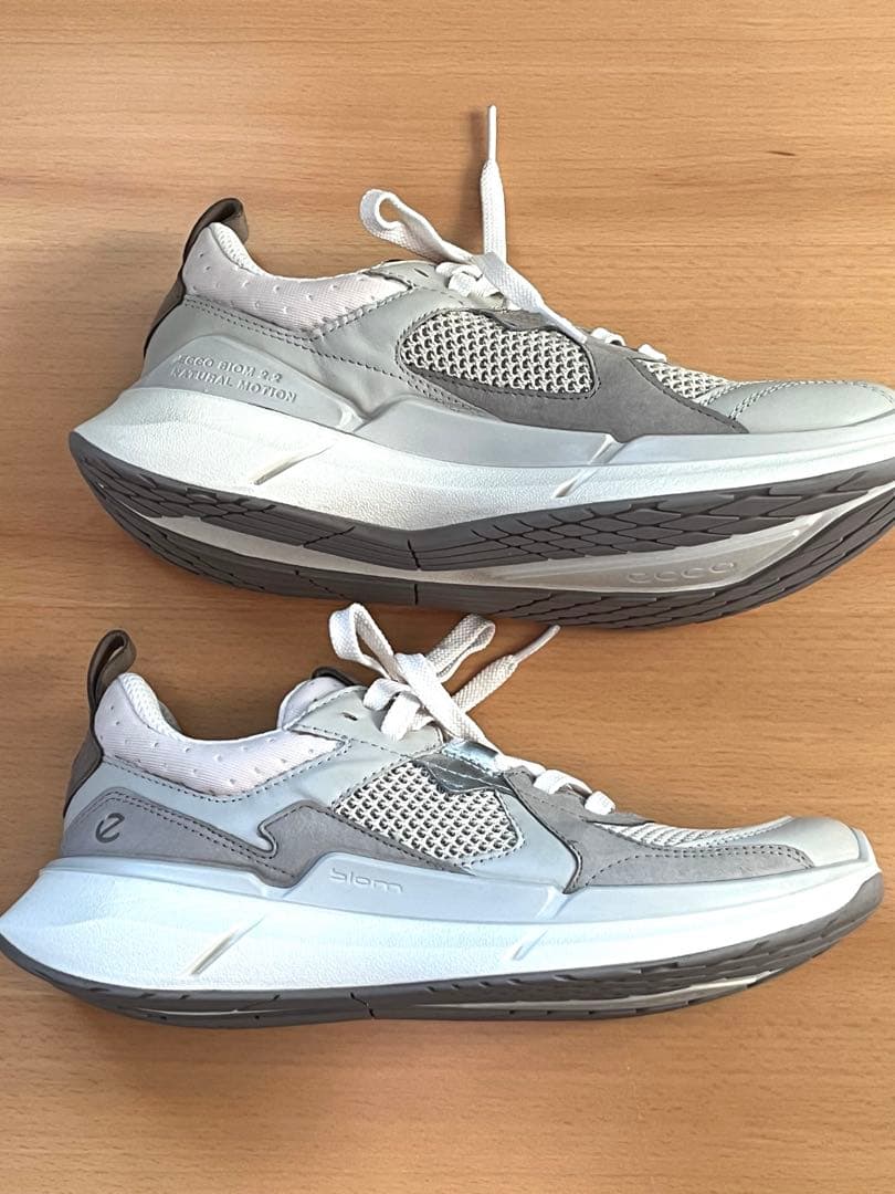 ECCO ウィメンズレザースニーカー　Biom 2.2 24cm