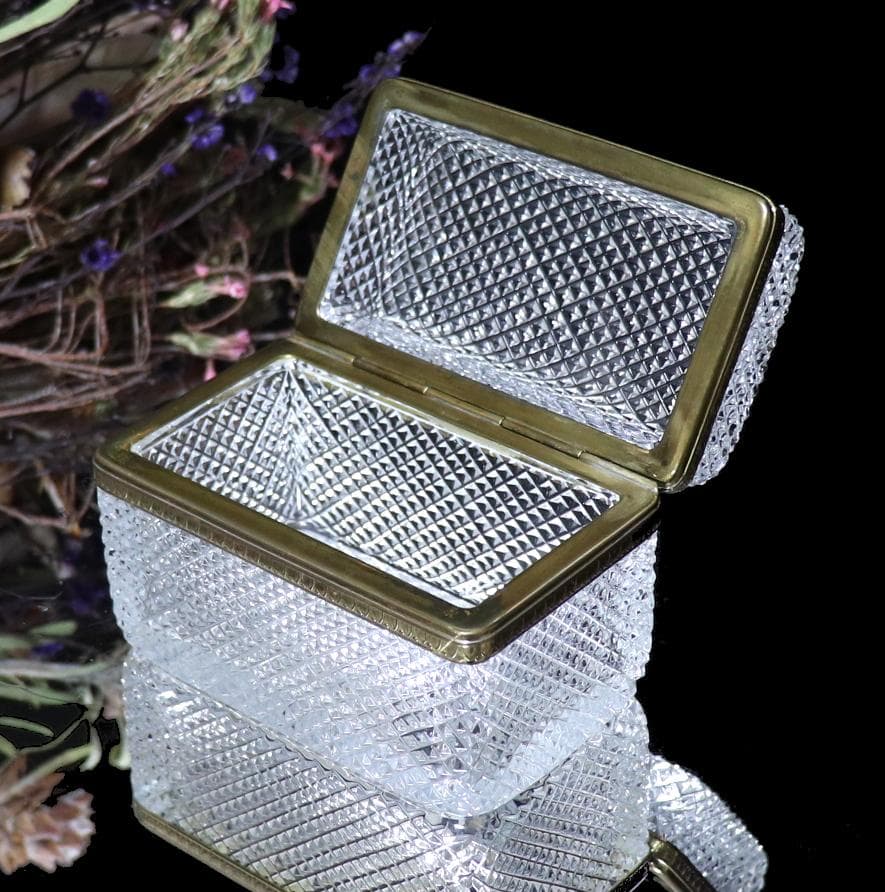 オールド・バカラ レア型 ディアマン・ビゾー ブロンズ装飾 ジュエリーボックス