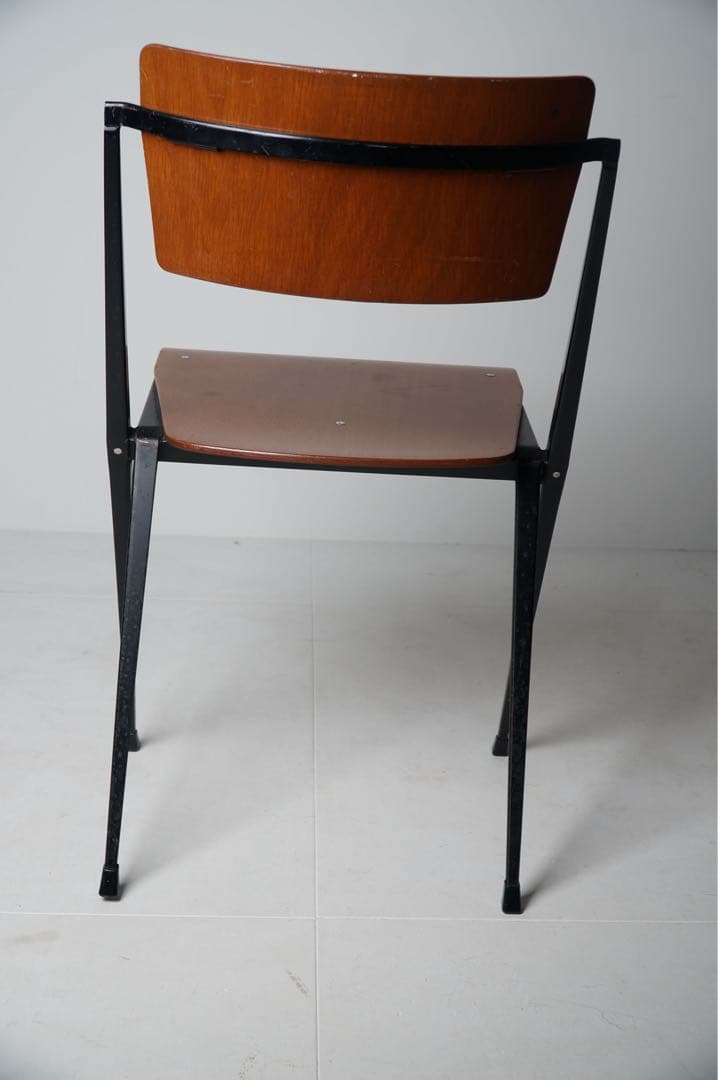 Pyramid Chair（ピラミッドチェアー）