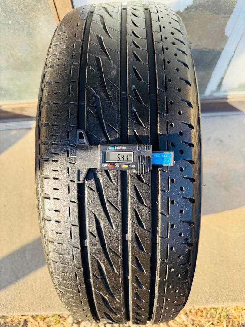 215/60 R17 BRIDGESTONE REGNOラジアルタイヤ2023年