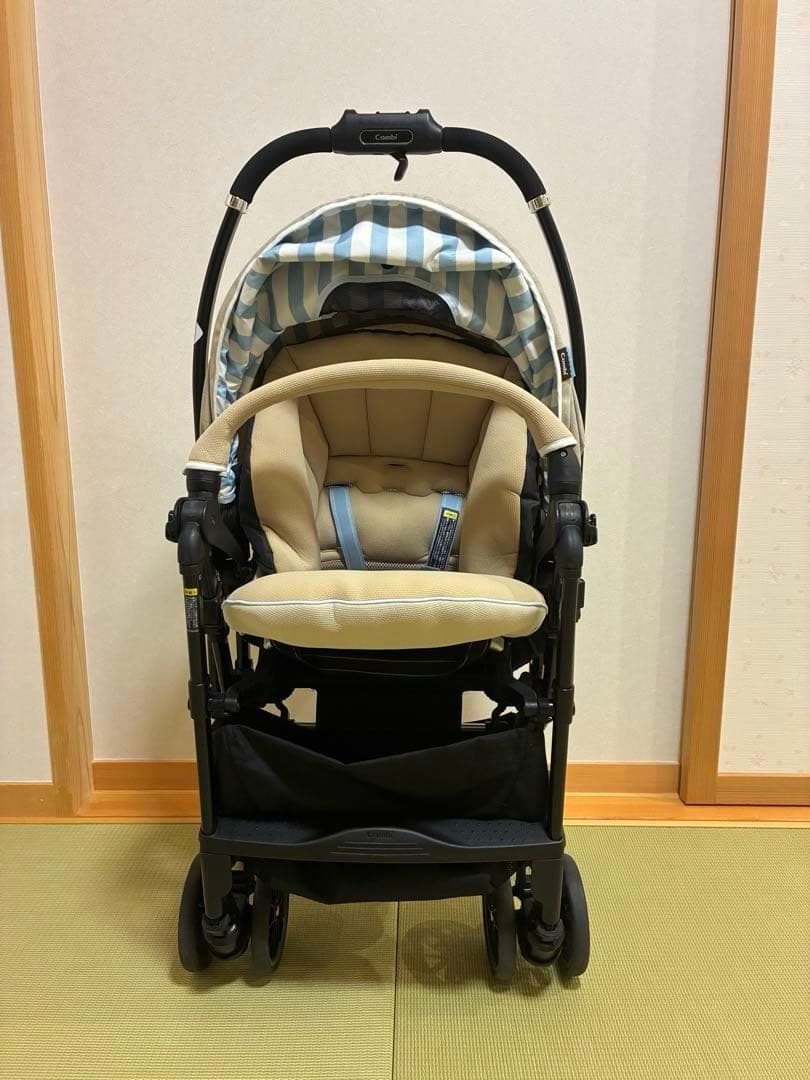 コンビ　メチャカルハンディ　オート4キャス　ベビーカー