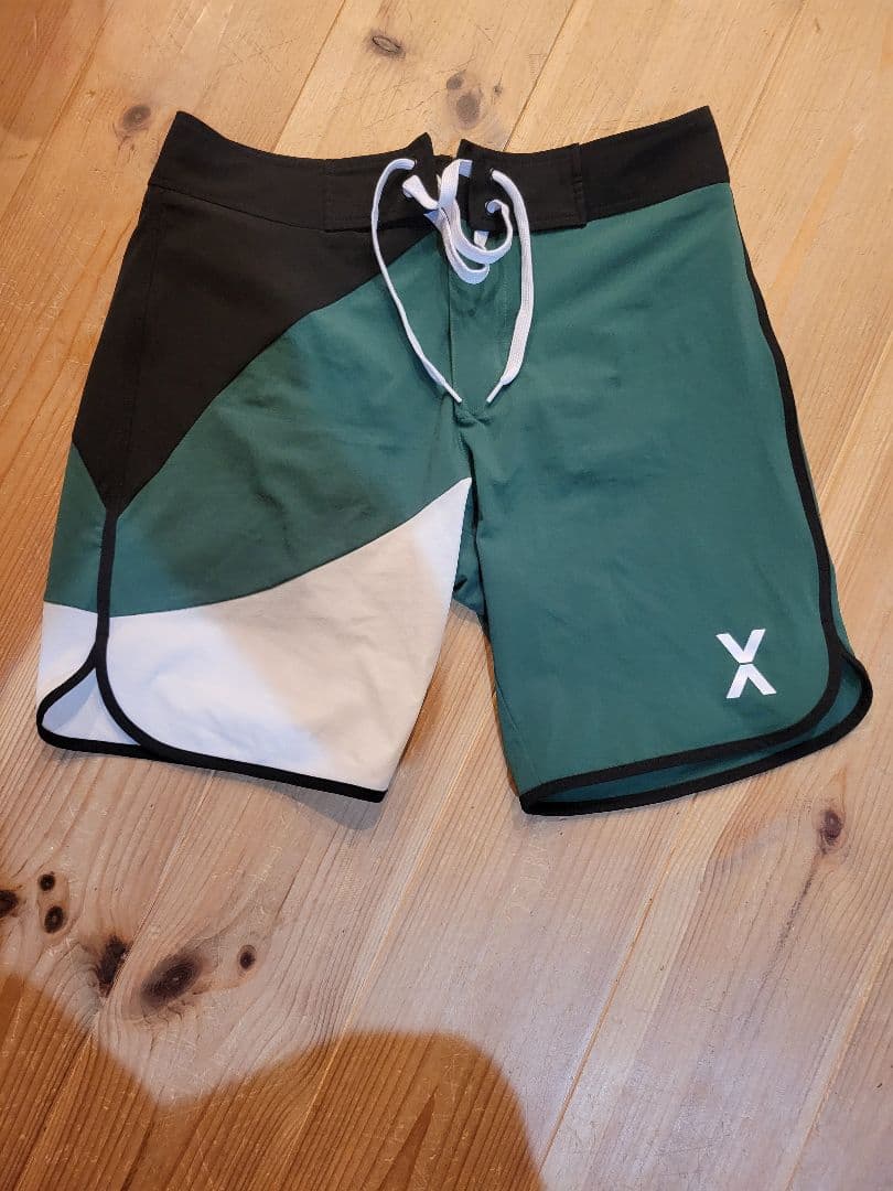 チョコ VEATM ビートム サーフパンツ 緑/黒/白　Sサイズ