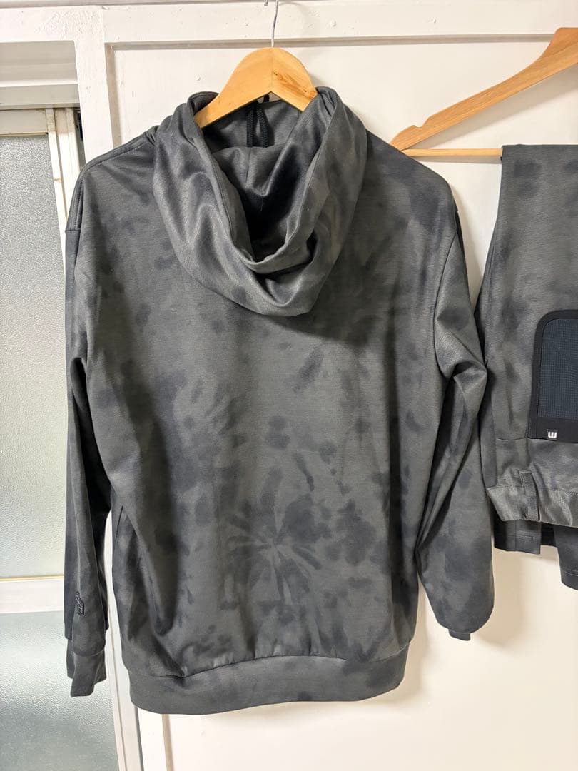 トラビスマシュー　Travis Mathewタイダイ模様 セットアップ