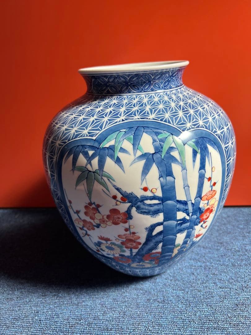 1015 伊万里　色絵梅菊　花瓶