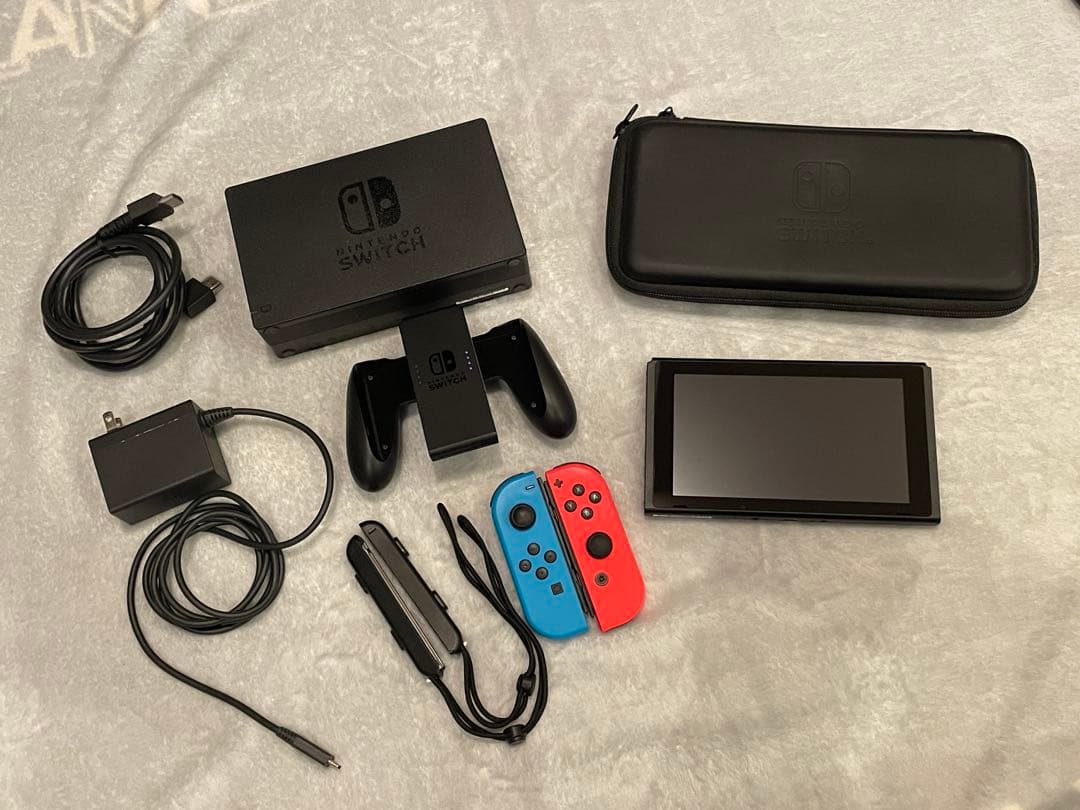 ニンテンドースイッチ 赤/青 本体 周辺機器 保護ケース付き