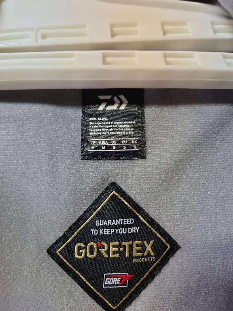 Daiwa GORE-TEX フィッシングジャケット M ベージュ/ブラック