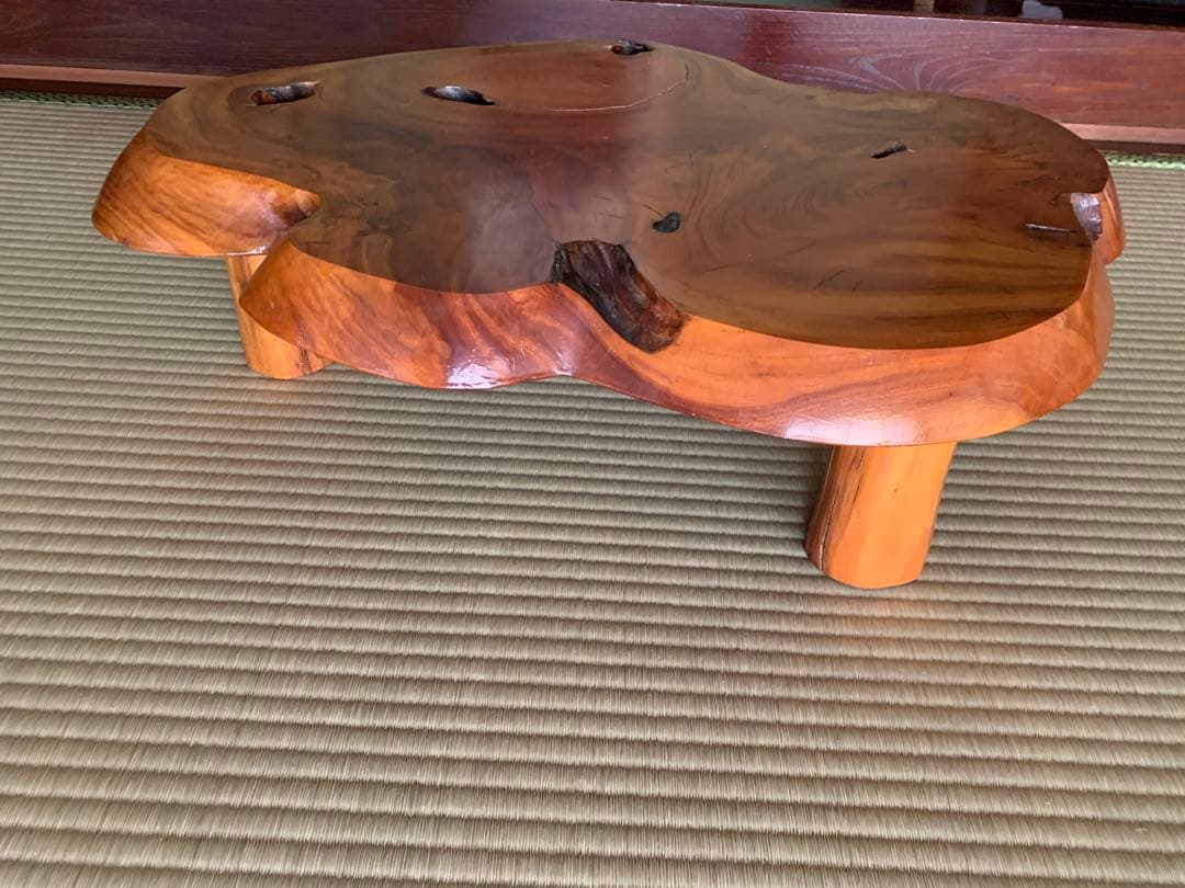 ☆欅一枚板ロ-テーブル 自然形状 3本脚小型軽量