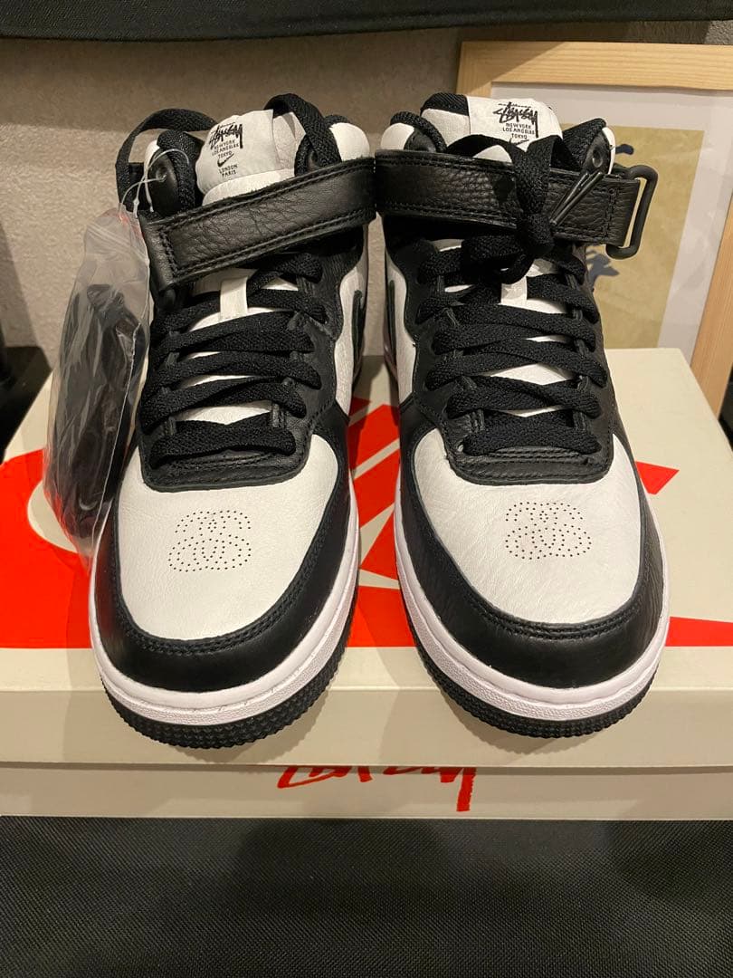 ステューシー × ナイキ エアフォース1 ミッド ブラック アンド ライトボーン