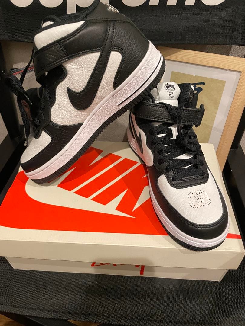 ステューシー × ナイキ エアフォース1 ミッド ブラック アンド ライトボーン