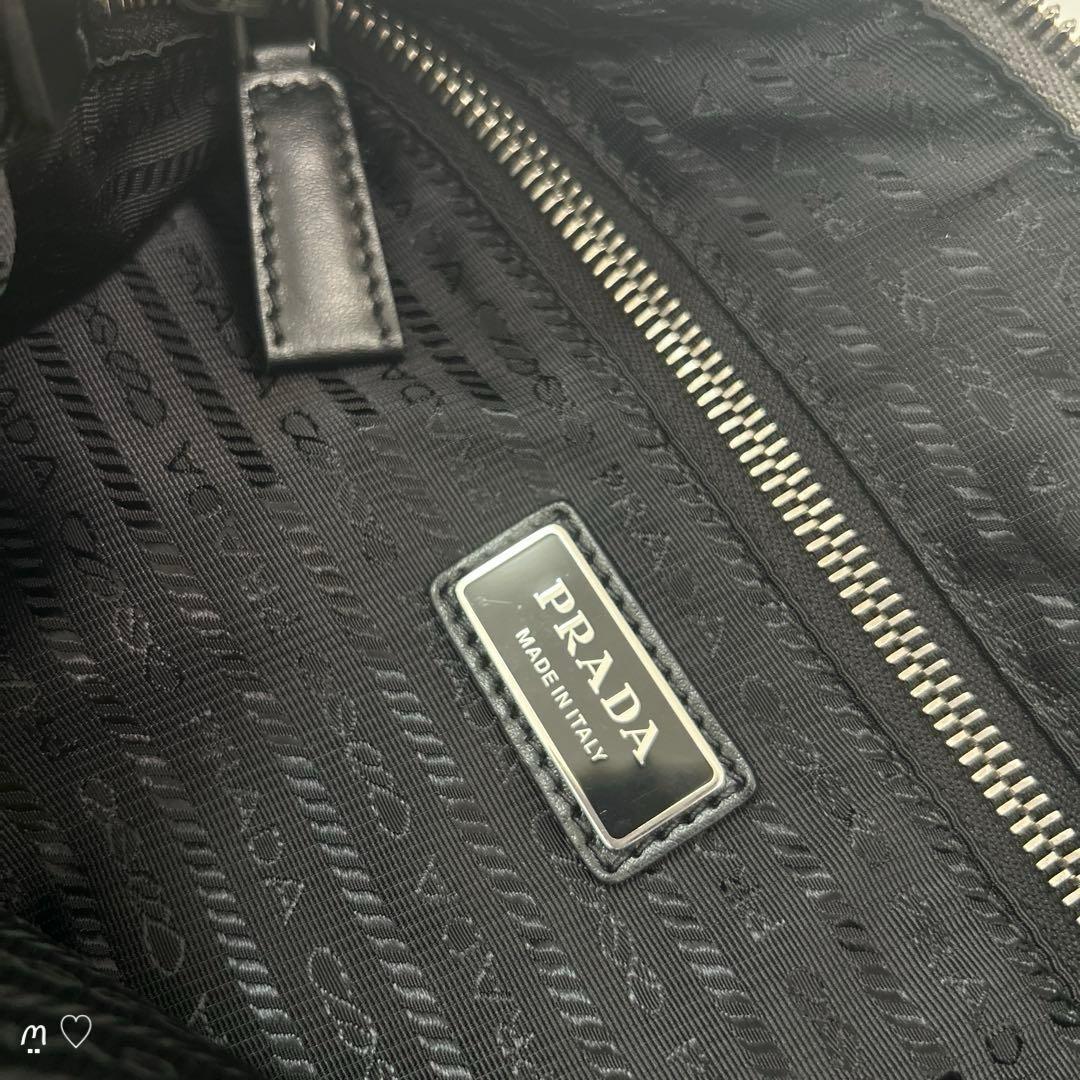 プラダ　ヴィッテロダイノレザーロゴショルダーバッグ　メッセンジャー　2VH165