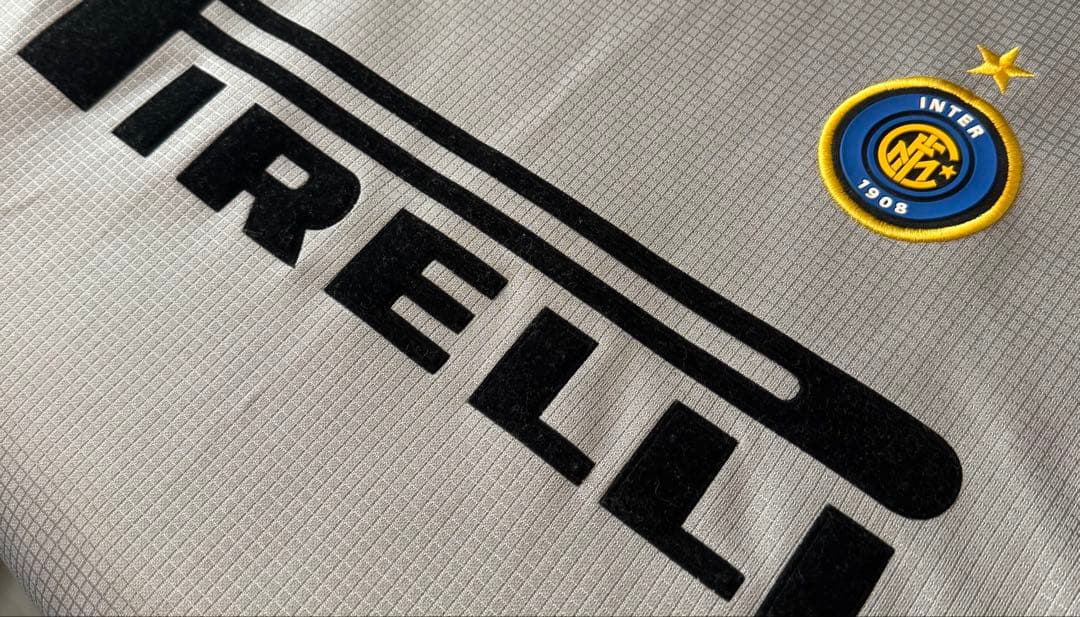 バ*ン様 【01-02】インテル　ミラノ　ゴールドキーパー　ゲームシャツ ビンテ