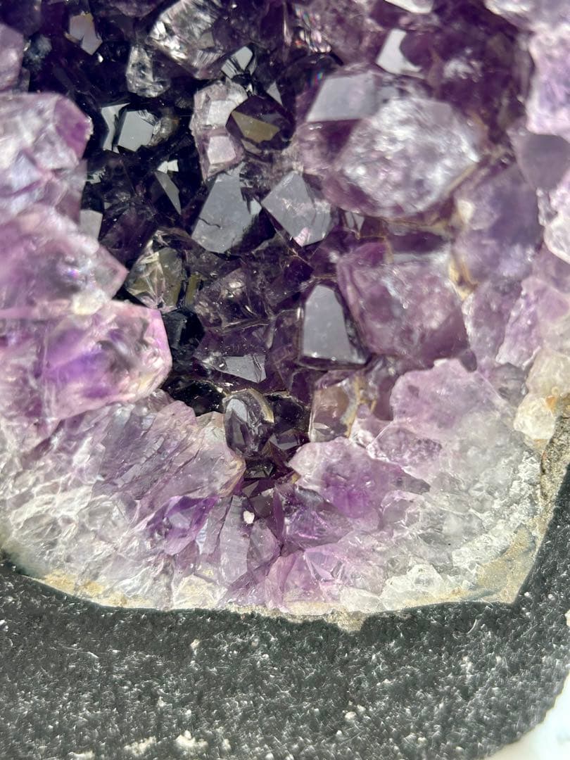 10%off SALEアメジストクラスター　ドーム　紫水晶　 天然石　１２６８g