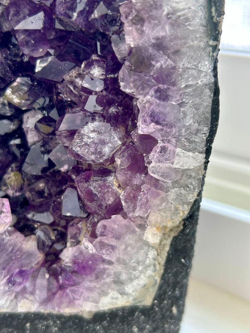 10%off SALEアメジストクラスター　ドーム　紫水晶　 天然石　１２６８g